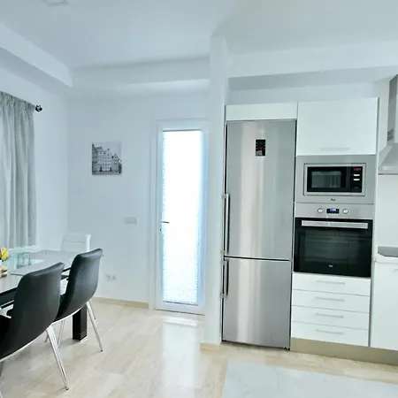 Family Mosaico With Private Heated Pool, Bbq & Wifi By Holidays Villa Costa Adeje (Tenerife)