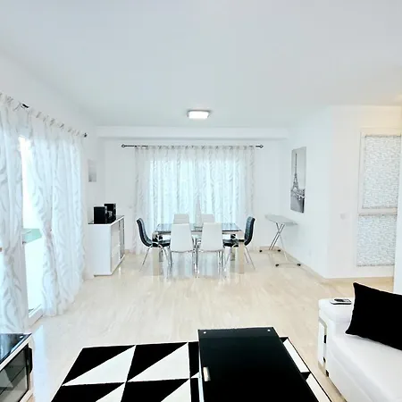 Family Mosaico With Private Heated Pool, Bbq & Wifi By Holidays
