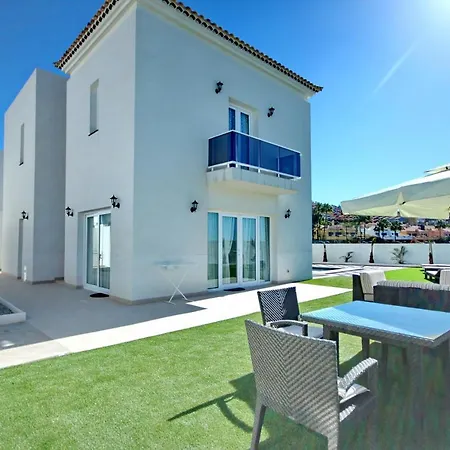 Villa Family Mosaico With Private Heated Pool, Bbq & Wifi By Holidays