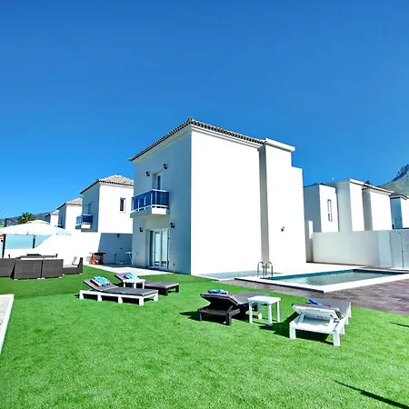 Family Mosaico With Private Heated Pool, Bbq & Wifi By Holidays アデヘ
